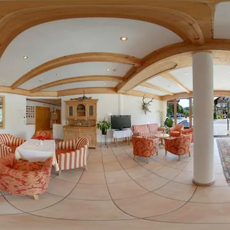 Otel Hotel Central Seefeld in Tirol