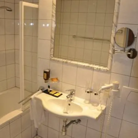 Hotel Central Hotel 4*
