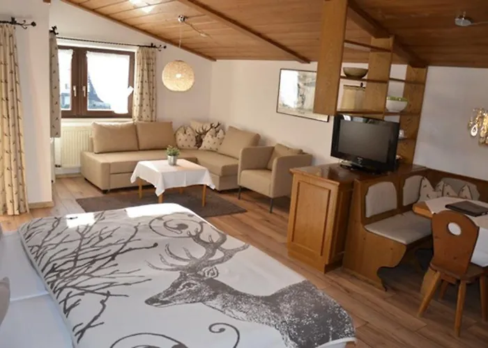 Отель Hotel Central Зеефельд в Тироле