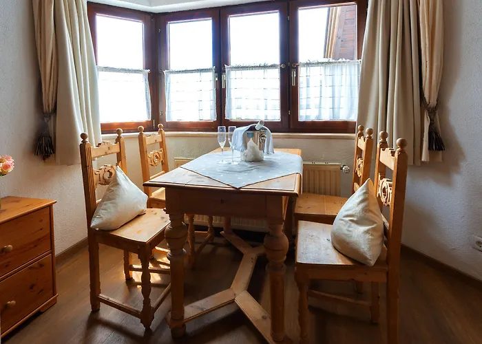 Hotel Central Отель Зеефельд в Тироле