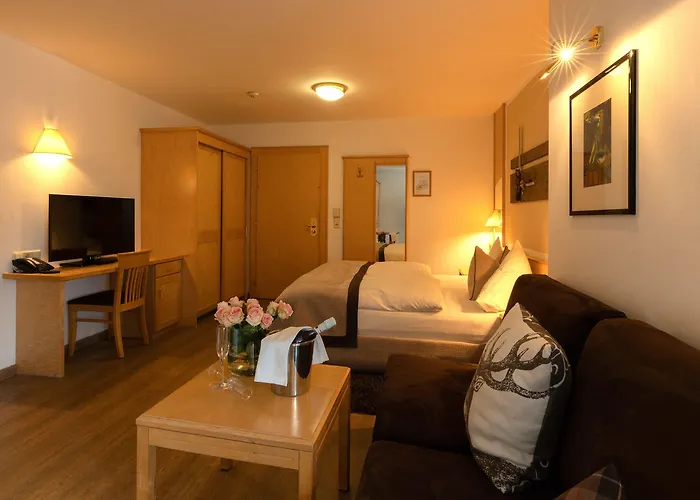 Hotel Central Отель 4*