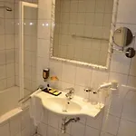 Hotel Central Hotell 4*