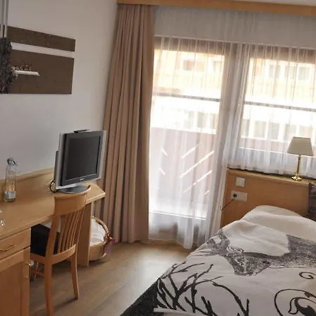 Szálloda Hotel Central Seefeld in Tirol