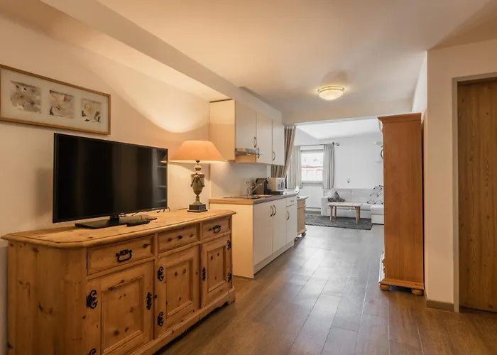 Отель Hotel Central 4*